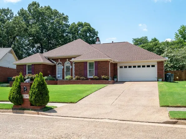 2241 Oak Hollow Ln, Cordova, TN 38016