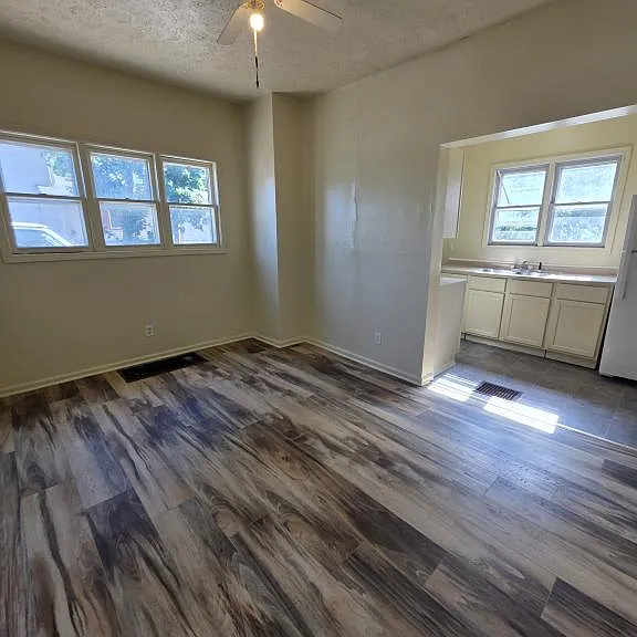 319 N Delphos St — Photo 3