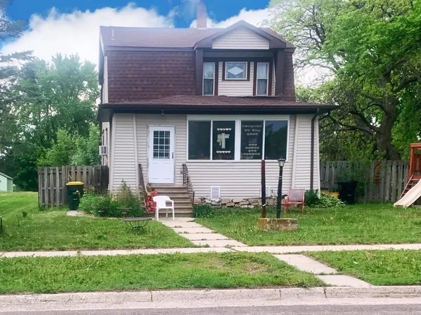 305 1st Ave NE, Fairfax, MN 55332