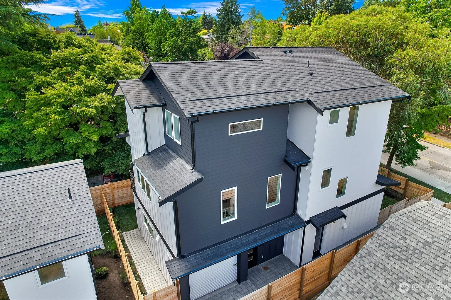 1528 Martin Luther King Jr Way #B photo 1