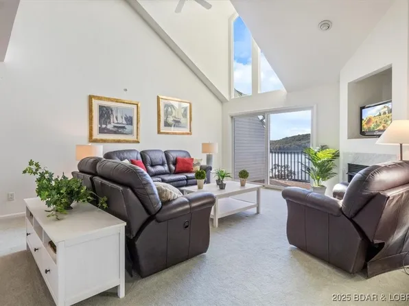 521 Park Place Dr #4E, Kaiser, MO 65047