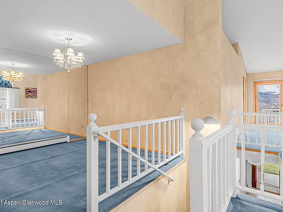 4th image of 12 W Ridge Ct