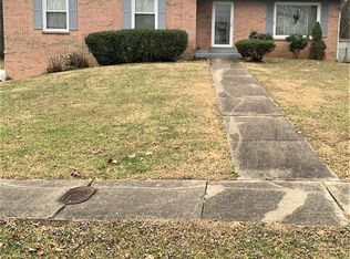 645 Cherrywood Dr, Radcliff, KY 40160