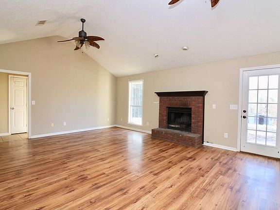 3rd image of 547 Lee Road 959