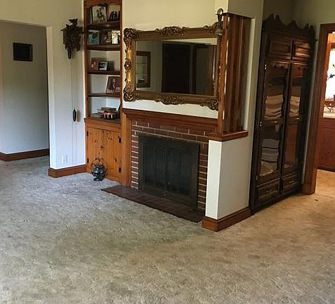 3rd image of 1009 Dixon Dr