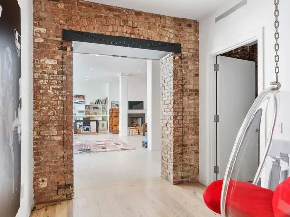 525 West 22nd Street image 15 of 20