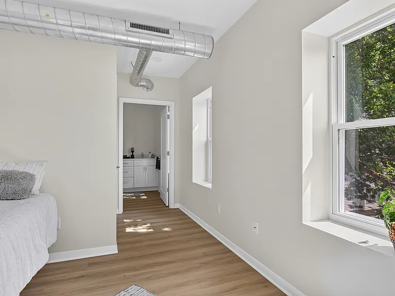 2995 S Clement Ave #A — Photo 17
