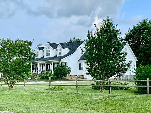 5th image of 100 Blackberry Creek Dr