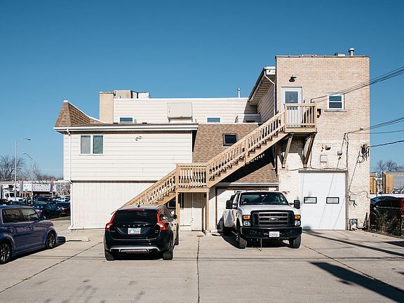 3rd image of 7749 W Grand Ave #1