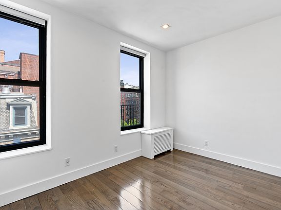 5th image of 152 Thompson St APT 4E