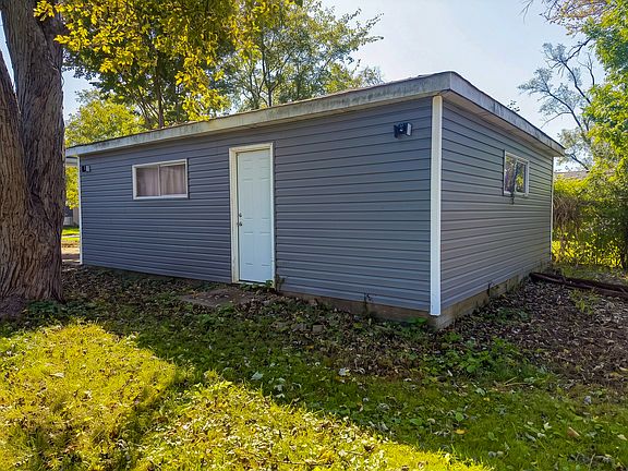 5th image of 305 Winnebago St