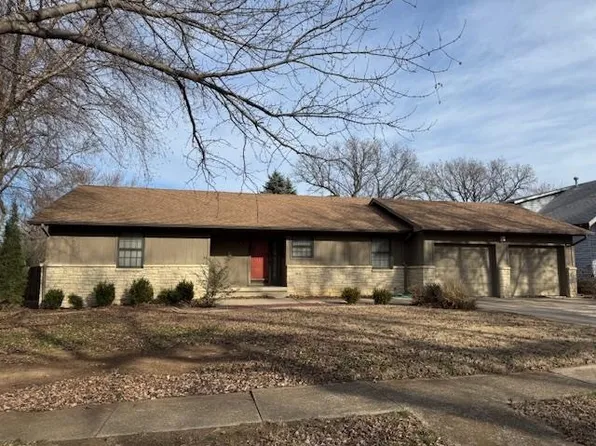 1102 E 7th Ave, Winfield, KS 67156