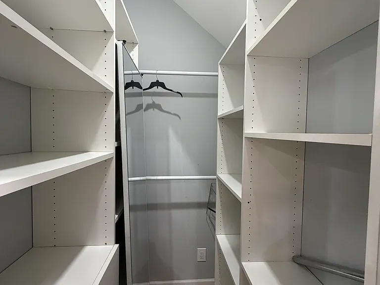 290 Woodbury Rd — Photo 10