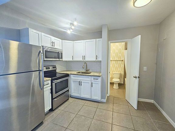 2nd image of 641 NE 8th Ave #10891167