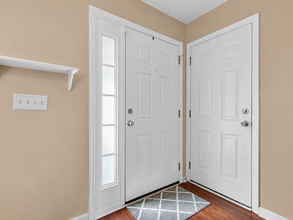 4th image of 9120 Fieldstone Trce