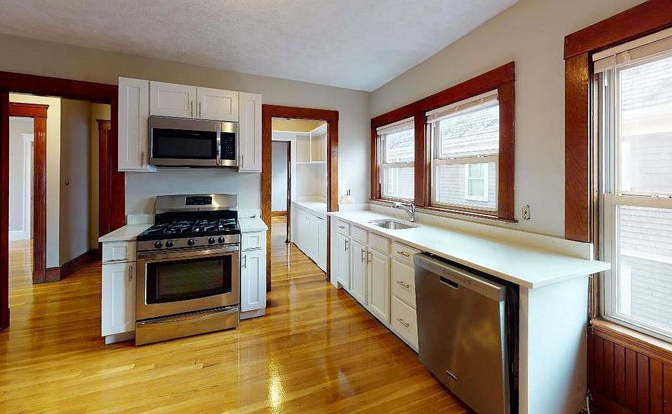 1st image of 74 Harlow St