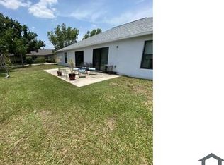 1407 SE 8th Pl, Cape Coral, FL 33990