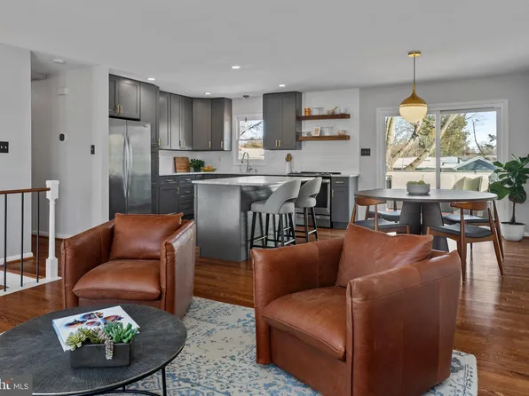 86 Great Lake Dr, Annapolis, MD 21403