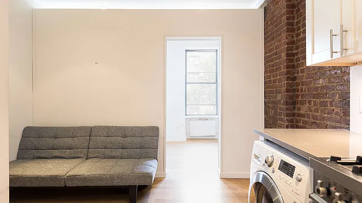Rented by Nooklyn NYC LLC | media 18