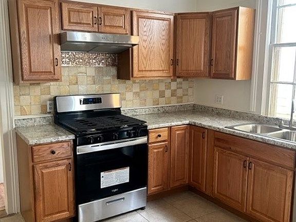 5th image of 413-15 Pelican Ave #413