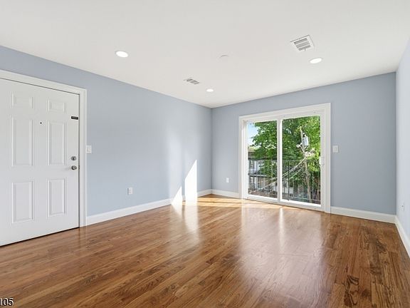 4th image of 23 Edwin Pl