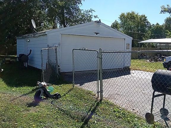 Roof 4 years door 3 years 