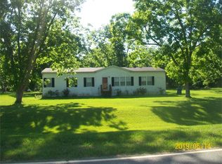 7048 College Ave, Blackshear, GA 31516