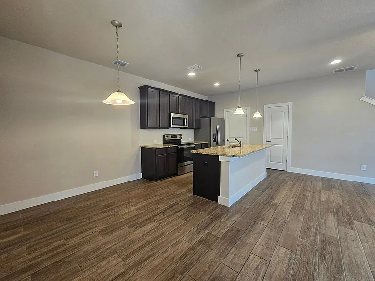 750 Milestone Park — Photo 9