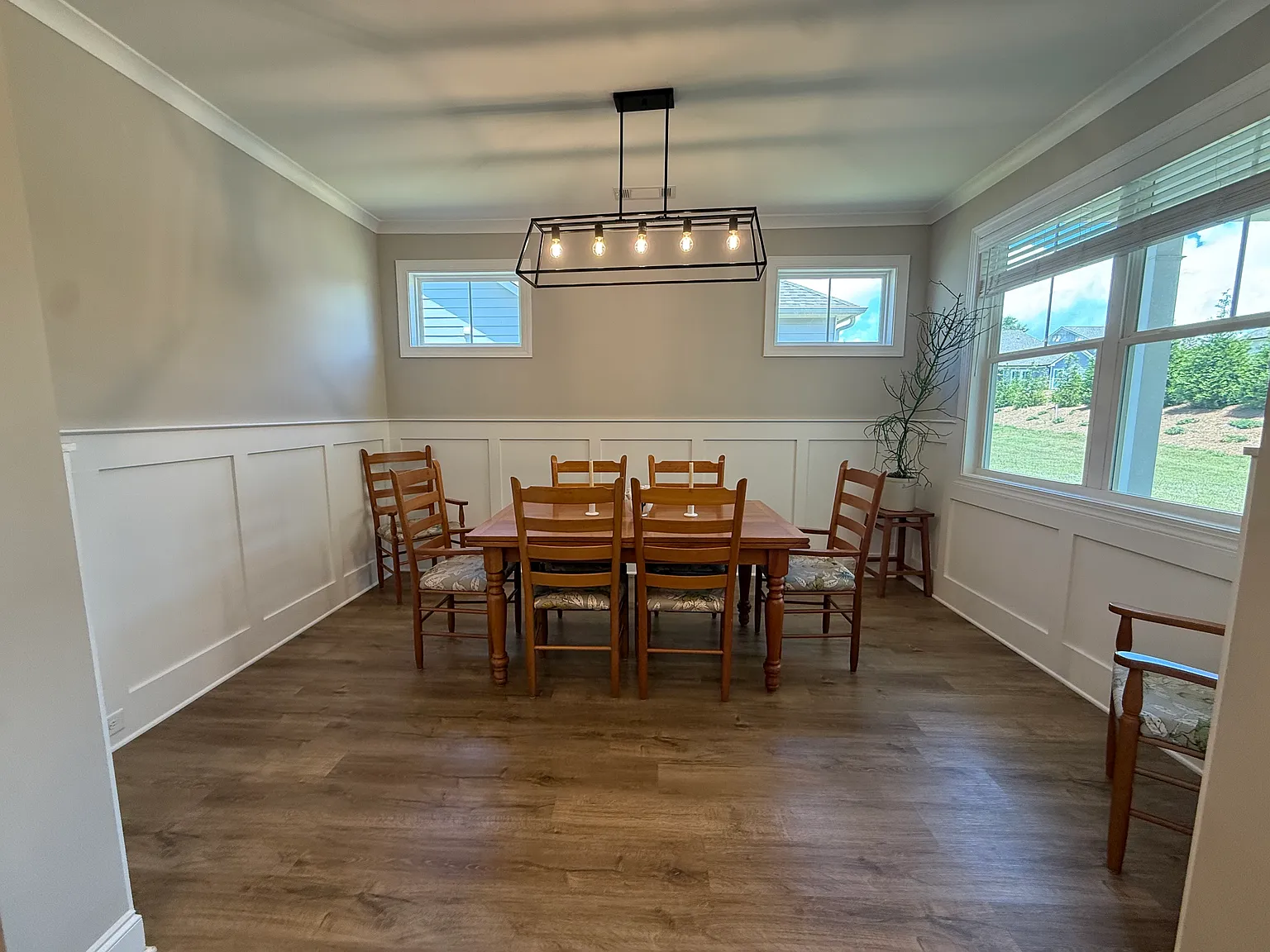 4 bed, 2399 sqft, $3,350 — Photo 3