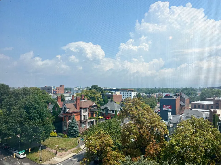 Mayflower Apartments — Photo 11