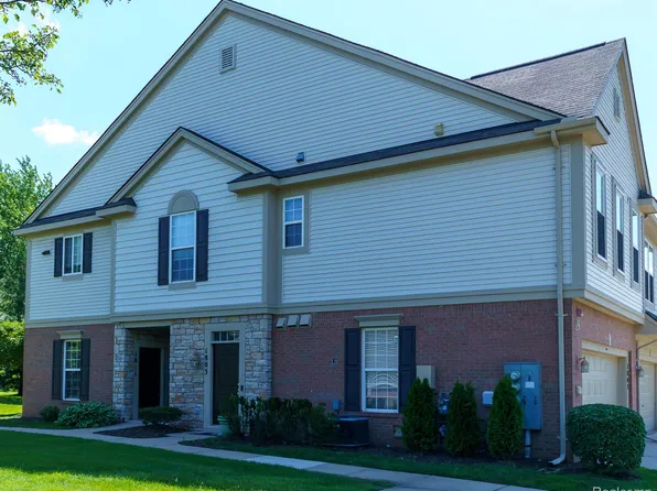 1803 Pinecroft Dr, Canton, MI 48188