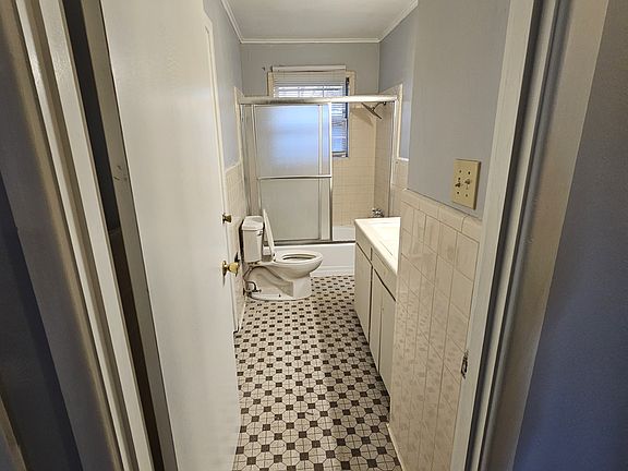 4th image of 1306 E 31st St