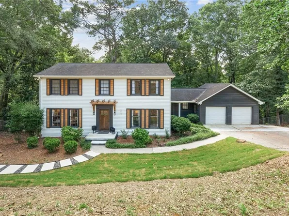217 Skyland Dr, Roswell, GA 30075