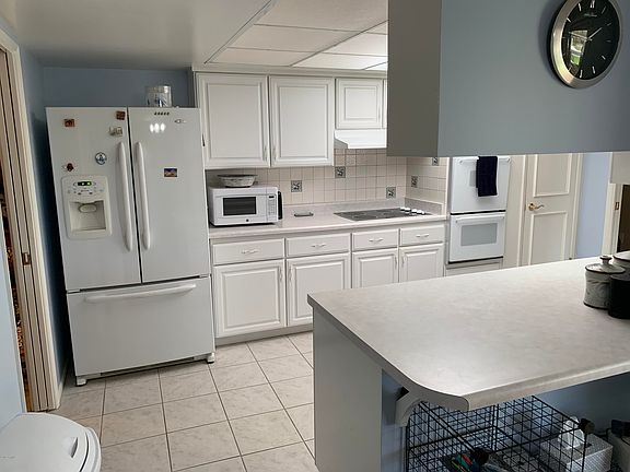 4th image of 10416 W El Capitan Cir