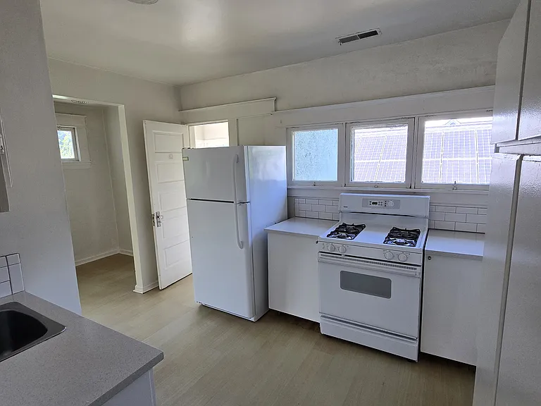 5705 N Albina Ave #3 — Photo 5