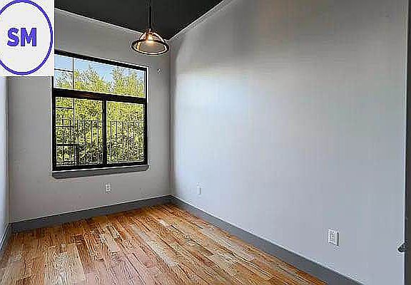 4th image of 204 Irving Ave APT 2L