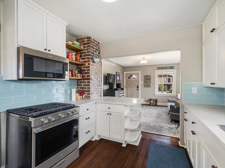 721 Lander St — Photo 4