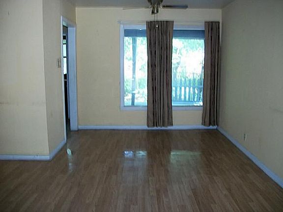 5th image of 4536 Stadium Dr