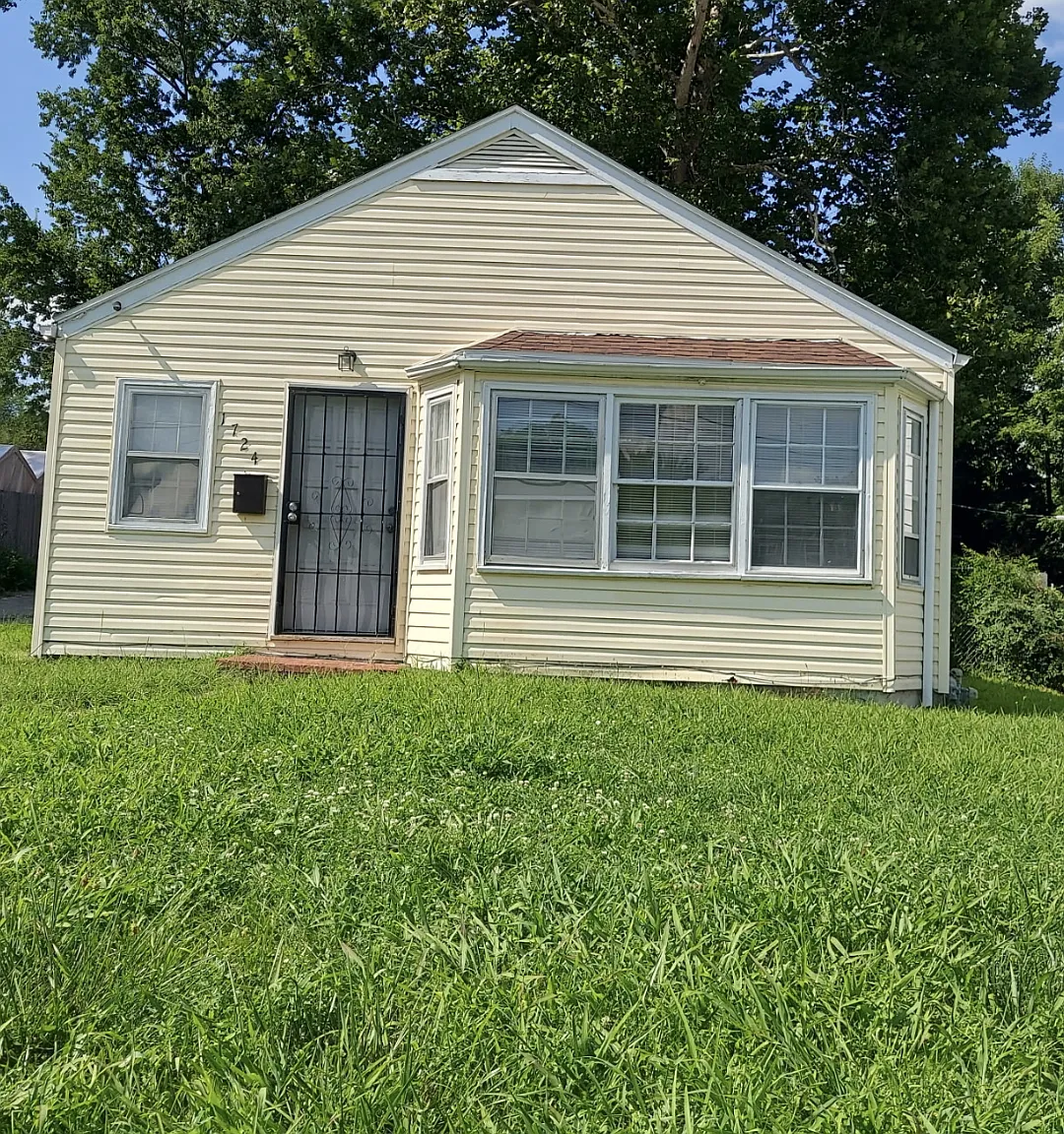 2 bed, 900 sqft, $1,275 — Photo 1