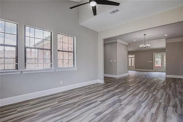185 Villere Dr — Photo 12