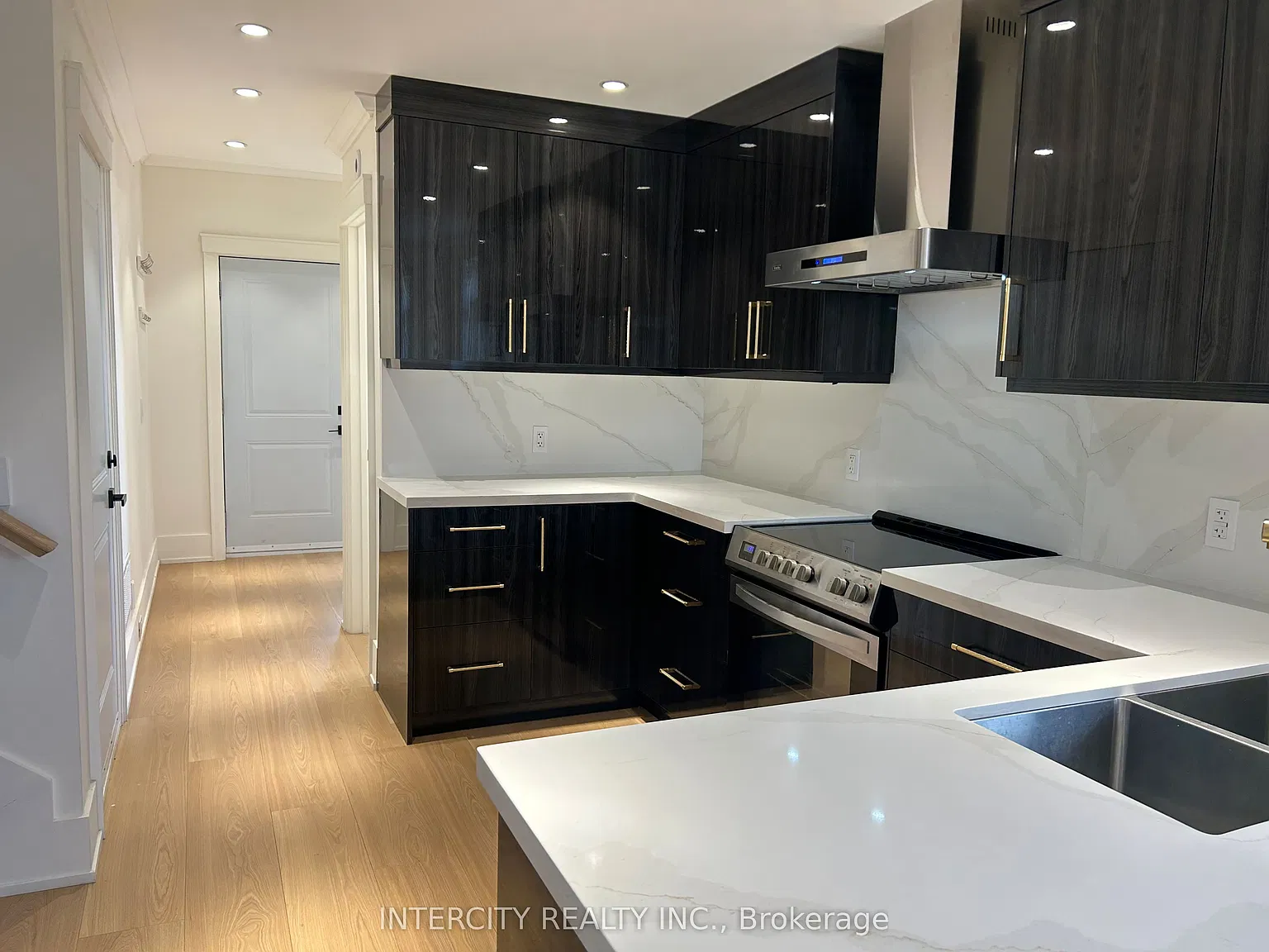 3 bed, $2,900 — Photo 4