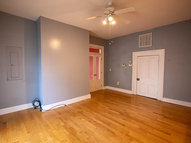 335 N 6th St #1 — Photo 20