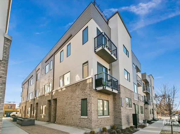 2767 W Stewart Ave, Boise, ID 83702