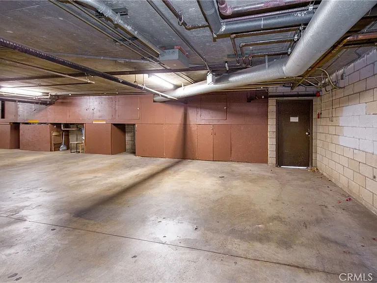 11834 Gilmore St #16 — Photo 19