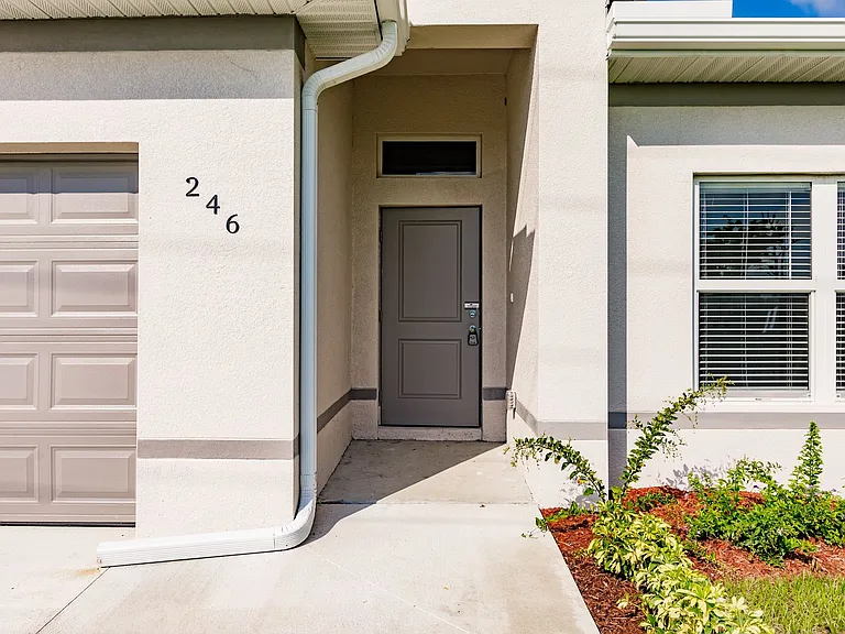 3082 NW 4th Ave — Photo 3