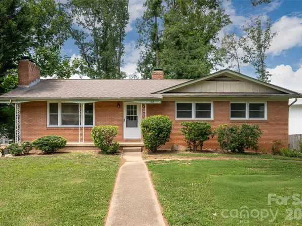 52 Blake Dr, Arden, NC 28704