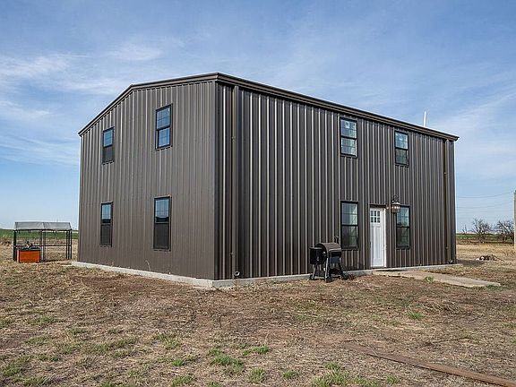 3rd image of 12615 N 2030th Rd