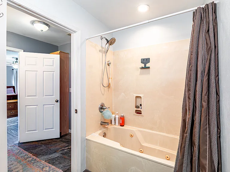 301 Cypress St — Photo 16