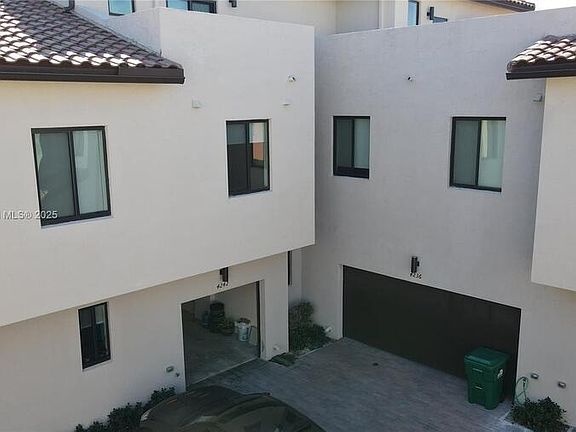 4th image of 4242 NW 82nd Ave #4242