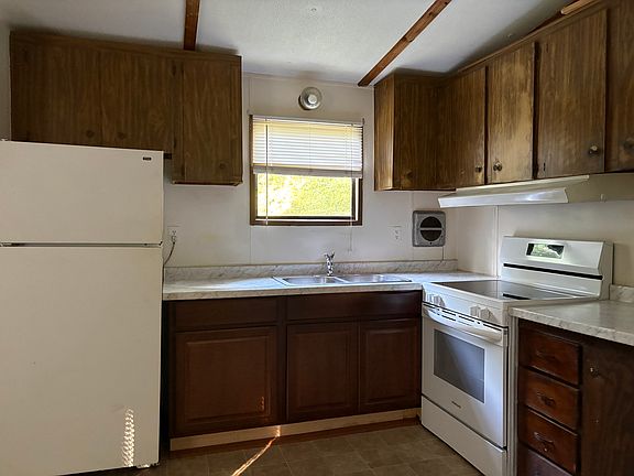 5th image of 829 Odessa Ln